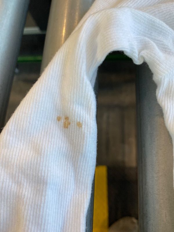 Photo 1 of **USED***Major Damaged*
Levi's Women's Hayes Long-Sleeve Tee, White, X-Small