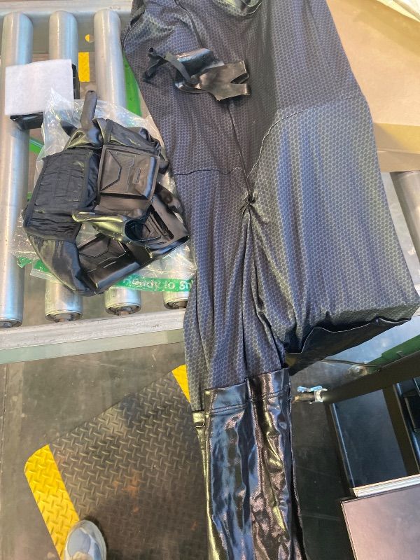 Photo 1 of *Damage item look in clerk comments* DC Batman The Dark Knight Rises: Catwoman Costume for Adults by Rubies, Women's Small