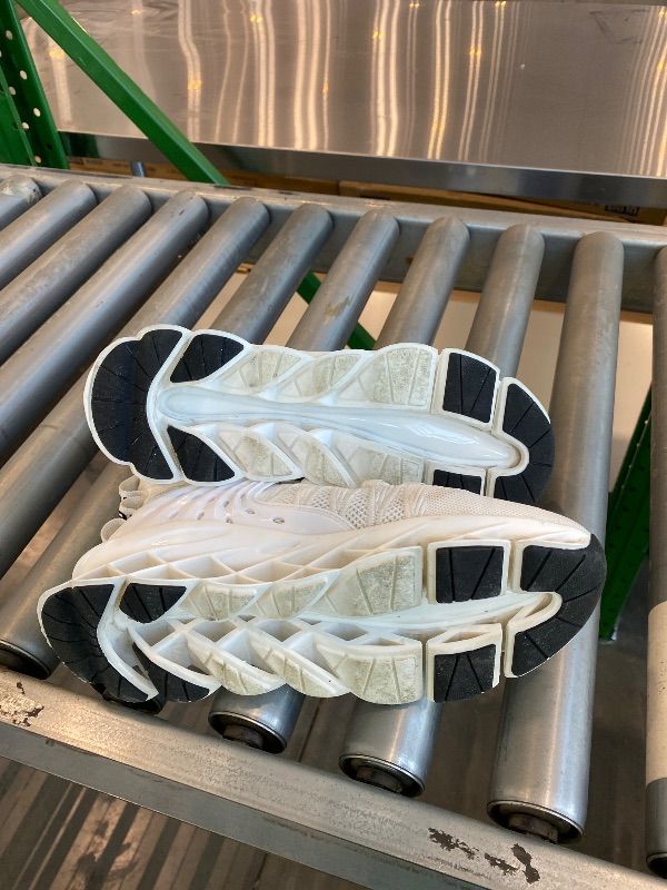 Photo 1 of *Minor Damaged*DUDHUH Running Shoes for Men Comfortable Athletic Cross Trainer Casual Walking Fashion Mens Tennis Sock Sneakers White Size 7