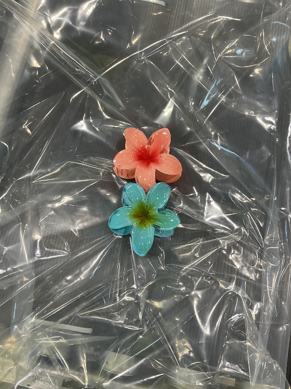 Photo 1 of 2 flower plastic hair clips