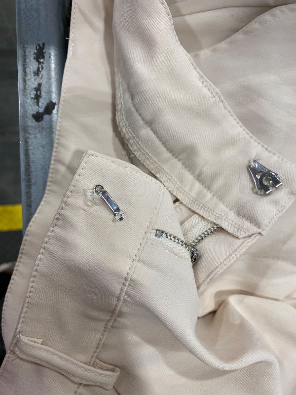 Photo 1 of *Minor Damaged - Check clerk notes*
Floerns Women's Casual Solid High Waist Wide Leg Shorts with Pocket Khaki, Size small