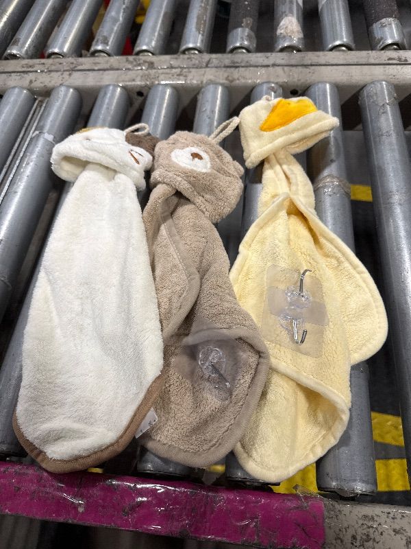 Photo 1 of *** MISSING TWO**PRATIQUE 5 Pack Cute Hand Towels, Bathroom Towels with Hanging Loop, Children Hand Towel Animals, Microfiber Coral Fleece Absorbent Hand Towel for Kitchen Bathroom Bedroom (5pcs)