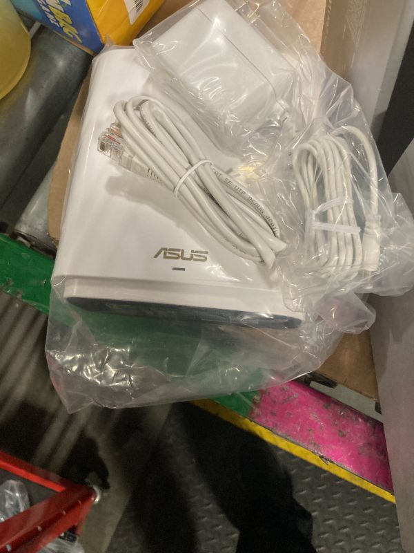 Photo 1 of ***LOOKS NEW***
ASUS ZenWiFi AX6600 Tri-Band Mesh WiFi 6 System (XT8 1PK) - Whole Home Coverage up to 2750 sq.ft & 4+ rooms, AiMesh, Included Lifetime Internet Security, Easy Setup, 3 SSID, Parental Control, White