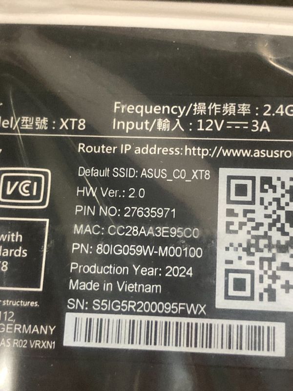 Photo 1 of ***LOOKS NEW***
ASUS ZenWiFi AX6600 Tri-Band Mesh WiFi 6 System (XT8 1PK) - Whole Home Coverage up to 2750 sq.ft & 4+ rooms, AiMesh, Included Lifetime Internet Security, Easy Setup, 3 SSID, Parental Control, White