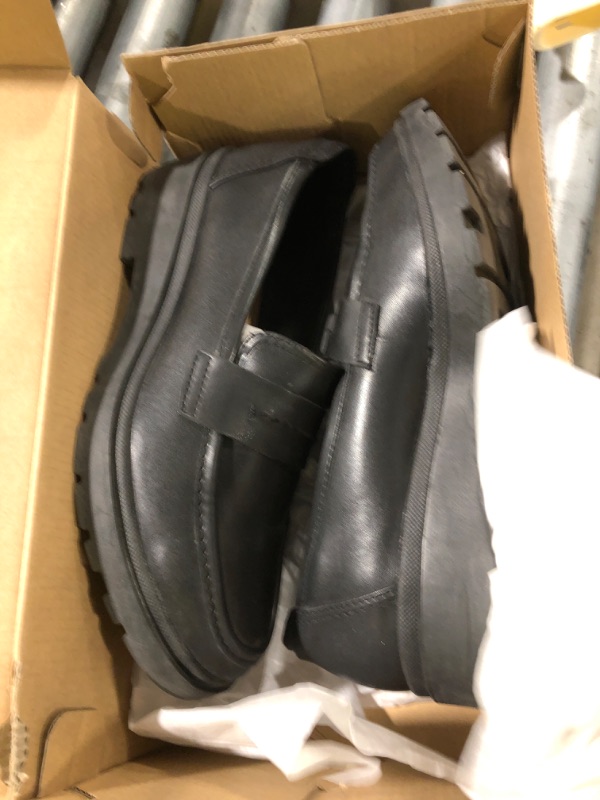 Photo 1 of ***CORRECT ITEM****Clarks Women's Calla Ease Loafer Flat, Black Leather, 8