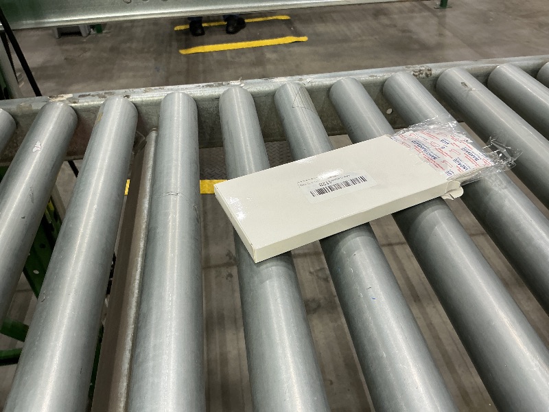 Photo 1 of **USED**
Funtery 200 Pcs 0.86" x 0.7" Adhesive Spot Bandage Round Fabric Adhesive Circular Small Face Bandages with Non Stick Pad Latex Free for Skin Wound Care