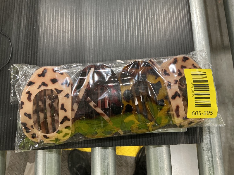 Photo 1 of **ONE CLIP IS BROKEN**
4 PCS Flat Hair Clips,Non-slip Flat Claw Clip Strong Grip Hair Claw Clips Hair Barrettes for Women Girls Thick Hair (Color 3)