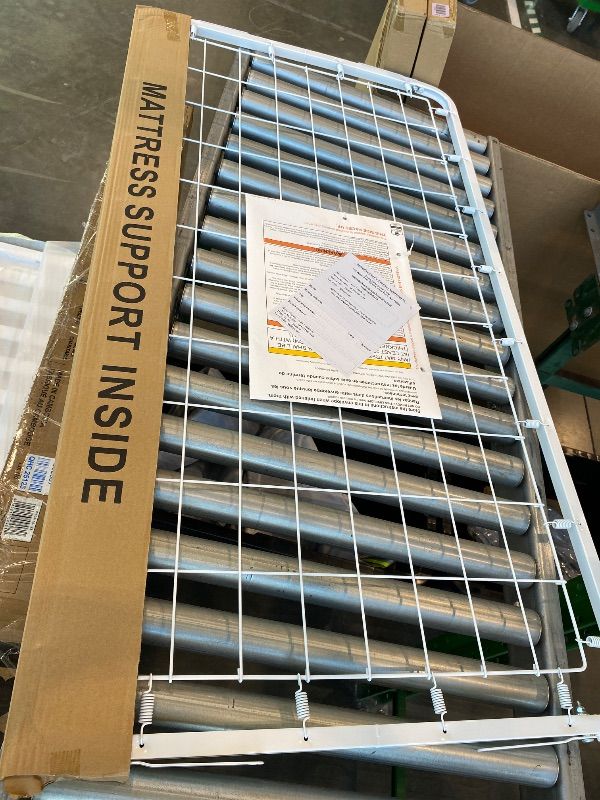 Photo 1 of *MINOR DAMAGE* Delta Children Essex 4-in-1 Convertible Baby Crib, Bianca White with Natural Legs