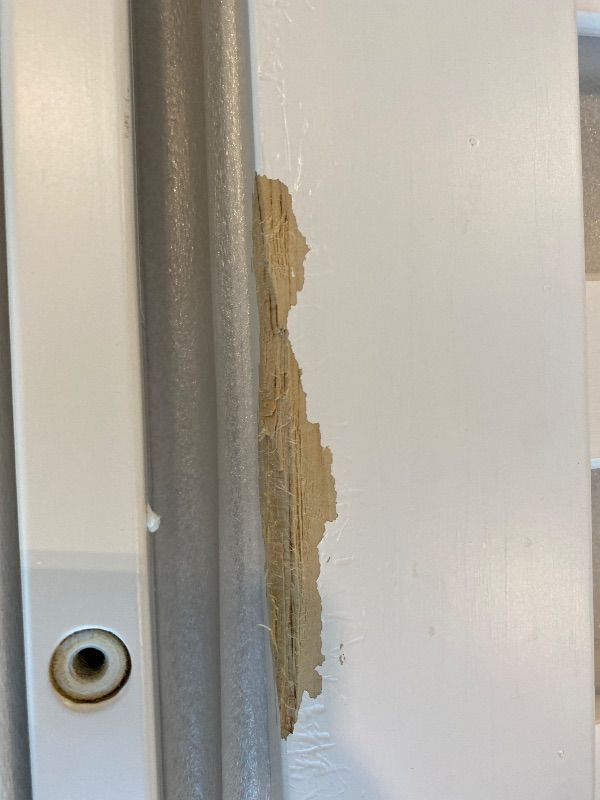 Photo 1 of *MINOR DAMAGE* Delta Children Essex 4-in-1 Convertible Baby Crib, Bianca White with Natural Legs