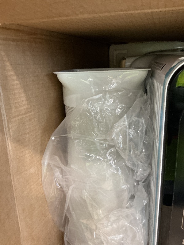 Photo 1 of 12,000 BTU Portable Air Conditioner Cools Up to 500 Sq.Ft, 3-IN-1 Energy Efficient Portable AC Unit with Remote Control & Installation Kits for Large Room, Campervan, Office, Temporary Space