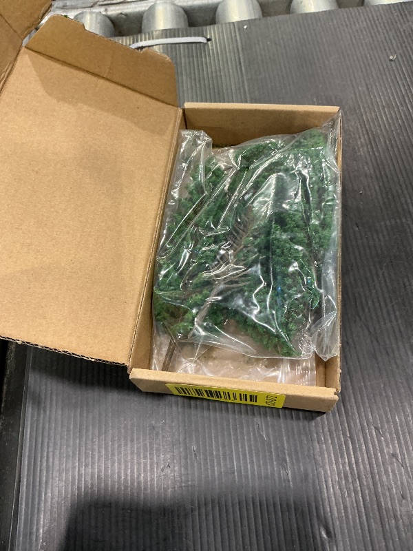 Photo 1 of 16 PCS Model Pine Trees, N Scale Buildings Scenery Tree, Mixed Size Micro Landscape Tree(1.4''-6.3''), for Crafts, Woodland Scenery, Diorama, Cake Topper