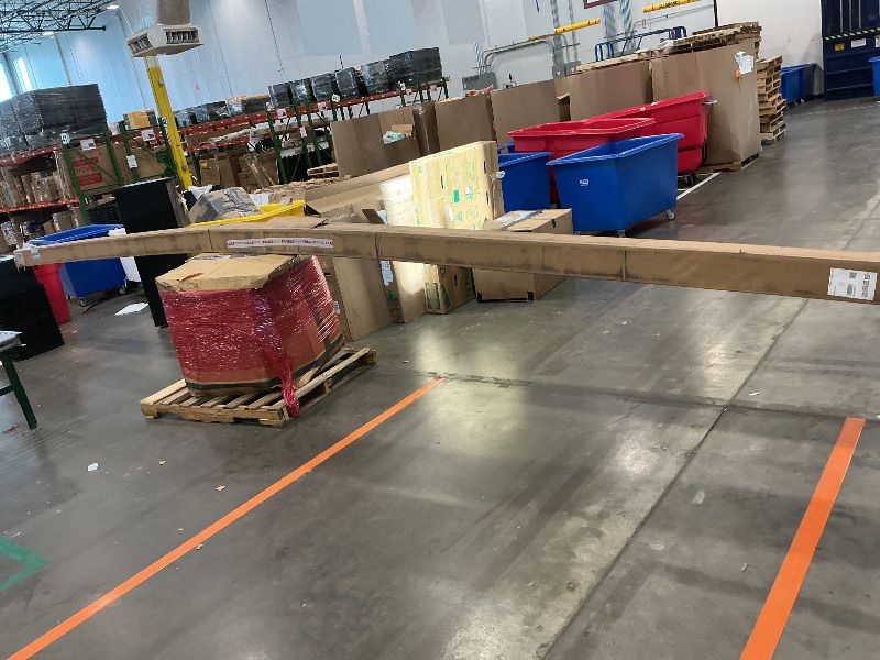 Photo 1 of **SEE CLERK PHOTOS - NEEDS A TRAILER**
Artificial wood panel