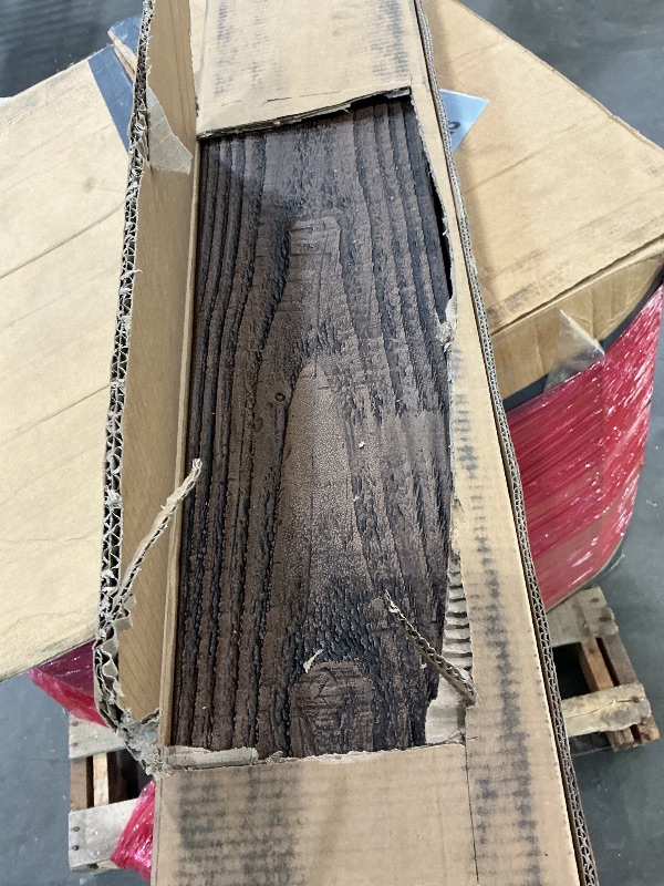 Photo 1 of **SEE CLERK PHOTOS - NEEDS A TRAILER**
Artificial wood panel