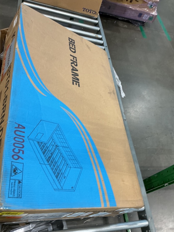 Photo 1 of *PARTIAL SET*
VECELO Twin Daybed with Storage Drawers, Upholstered Day Bed Frame with headboard, Sturdy Wood Slat Support for Living Room/Bedroom, Built-in USB & Type C Ports, Easy Assembly, White