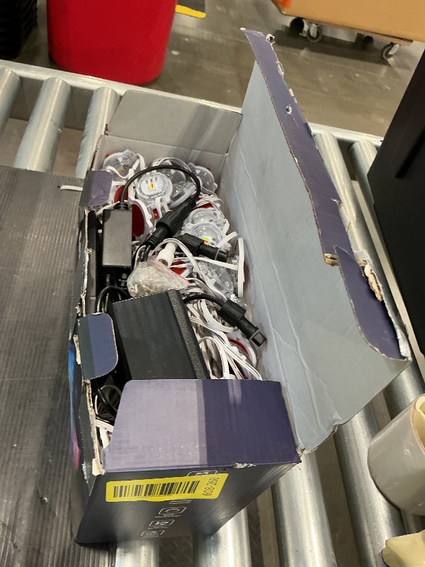 Photo 1 of **UNTESTED**
CETELUMA 400Ft Permanent Outdoor Lights for House Waterproof, IP67 LED Eave Lights with App/Remote Control, Outdoor Permanent led Lighting for House Roof Decor,Christmas,Party,All Holiday and Daily