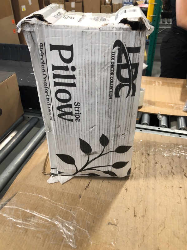 Photo 1 of ****UNTESTED*****NIORSUN 28 Inch Battery Operated Wall Sconce Set of 2, 360° Rotation Gold Rechargeable Wall Lights with Detachable Tube and Remote, 3CCT Dimmable Wireless Wall Lamp for Living Room Bedroom Hallway