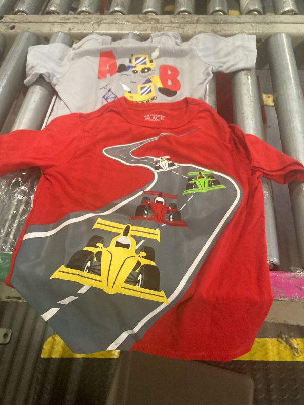 Photo 1 of ****ONLY TWO  T-SHIRT*** The Children's Place,and Toddler Boys Short Sleeve Graphic T-Shirt 3-Pack,ABC Construction/Color Trucks/Speedway Racers,5T