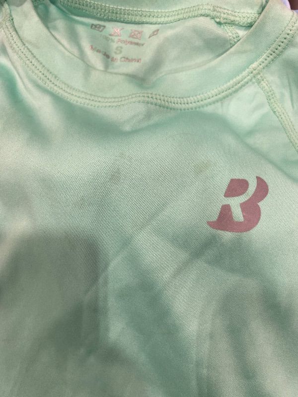 Photo 1 of *Minor Damaged - Check clerk notes*
Roadbox Boys UPF 50+ Rash Guard Swim Shirt, Kids Long Sleeve Sun Protection Shirts, Youth UV Athletic Beach Rashguard, Size small kids