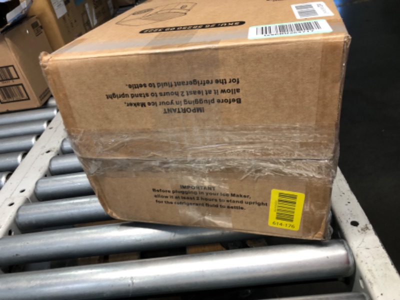 Photo 1 of ***DAMAGED - LEAKING OIL - SEE PICTURES***
Kismile Nugget Ice Makers Countertop,Portable Ice Machine with Crushed Ice, 35lbs/Day,Self-Cleaning,One-Click Operation for Home Use(Silver)