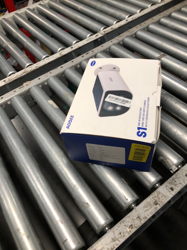 Photo 1 of (one is not functional) AOQEE Cameras for Home Security-2K Wireless Security Camera Outdoor with AI Motion Detection & Siren, Non-Stop Solar Powered Charging