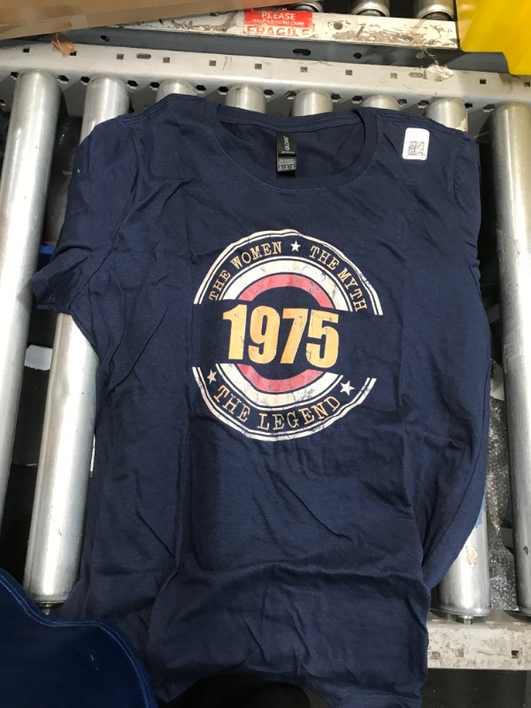 Photo 1 of (see all images) 1975 The Woman The Myth The Legend T-Shirt M