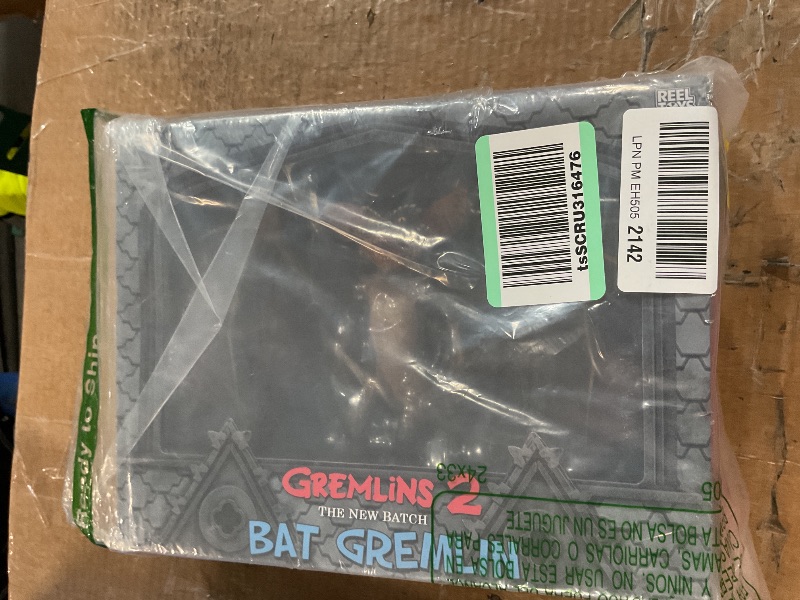 Photo 1 of ***(MINOR DAMAGE/ SEE NOTES)***NECA Gremlins 2 Deluxe Bat Gremlin 6-Inch Action Figure with 18-Inch Wingspan and Display Stand
