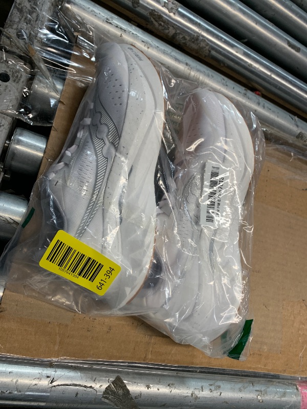 Photo 1 of (7.5) (BAGGED) (USED/FAIR) saucony Women's Endorphin Speed 4 Sneaker, White/Gum, 8