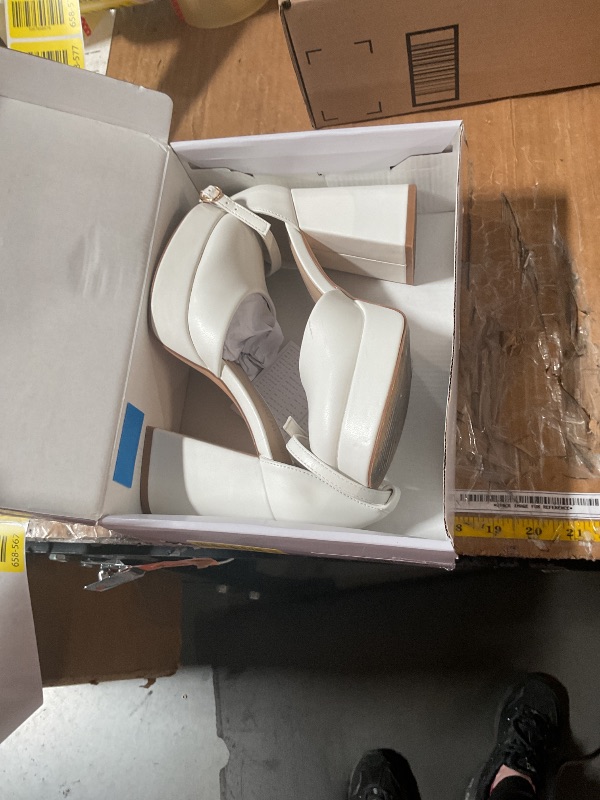 Photo 1 of ***(HEAVILY USED/ MINOR DAMAGE)***DREAM PAIRS Women's Chunky Platform High Heels Closed Toe Block Ankle Strap Dress Wedding Party Pumps Shoes,Size 7.5,White-Pu,SDPU2372W