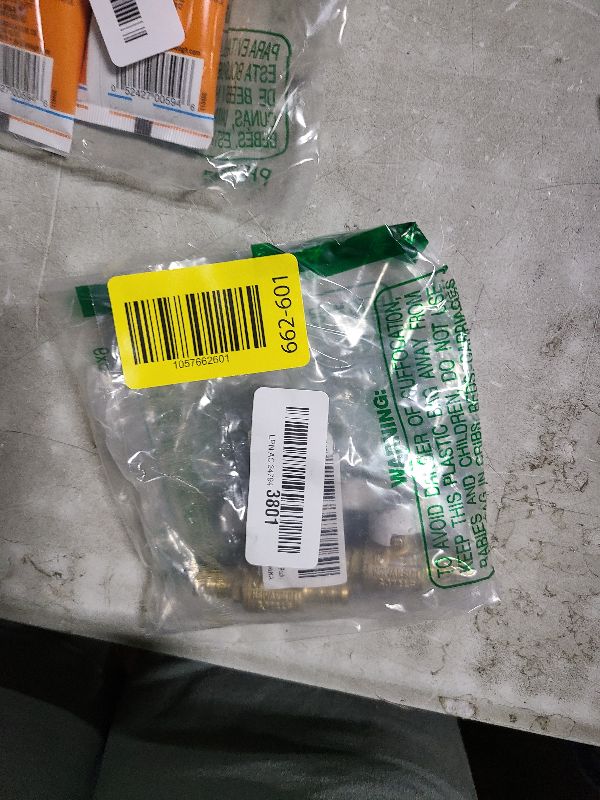 Photo 1 of 1/2-in Brass Mini Pex Barb Valve with White T-handle, 1/4 Turn Shut Off Valve for Pex Tubing - Hot or Cold Water (4-Pack)