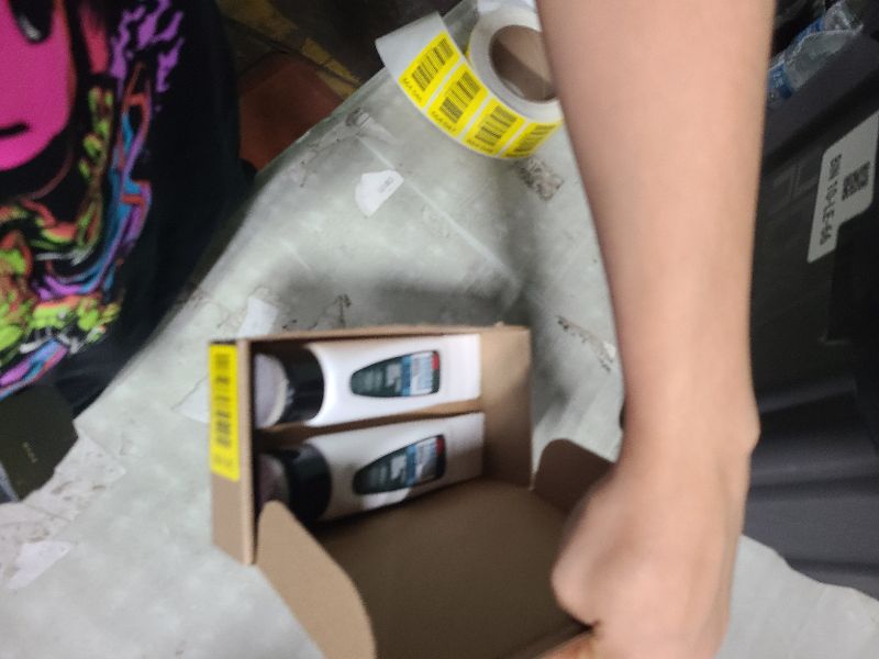 Photo 1 of 3M Small Hole Repair High Strength, All in One Applicator Tool, 2-Pack, Quick and Easy Repair for Nicks and Nail Holes, Includes Putty Knife, Spackle, and Sanding Pad For Wall Repairs (SHR-AIO-2-SIOC)