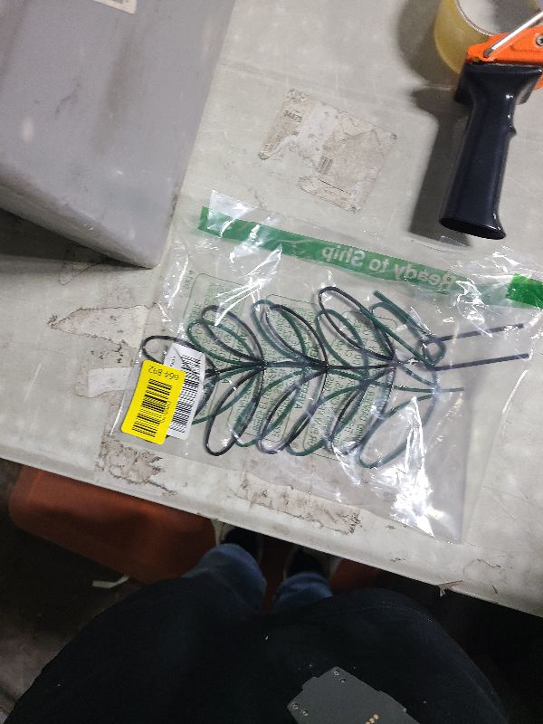 Photo 1 of 2Pack Indoor Plant Trellis Metal Wire Garden Trellis ?Small Climbing Leaf Shape Trellis for Garden Potted Plant Houseplant(Blackish)