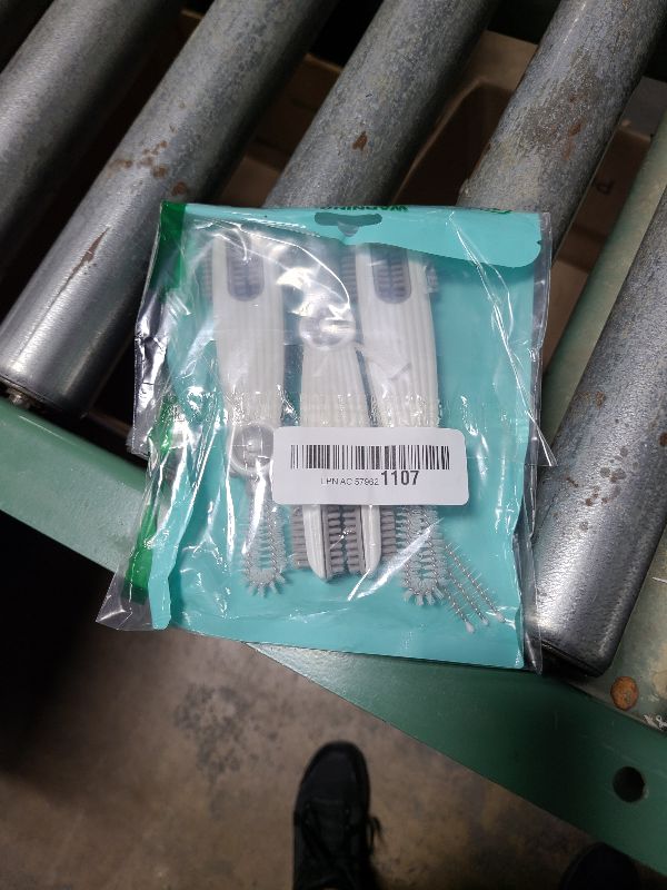 Photo 1 of 3 in 1 Cup Lid Gap Cleaning Brush Set with 3 Straw Cleaner Brush, Multifunctional Cup Cover Cleaning Brush, Small Cleaning Brushes for Nipple, Water Bottle Lid, Home Kitchen Cleaning Tools, Pack of 3