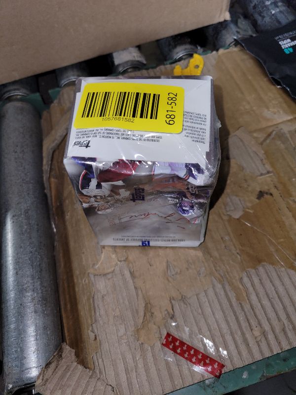 Photo 1 of 2024 Topps Signature Class Football Trading Card Box (Look for Retail Exclusive Odyssey SP Inserts)