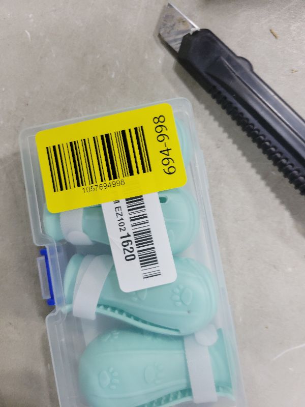 Photo 1 of 4Pcs Cat Boots for Cats Only Paw Covers Protectors Claws Shoes Paws Wound Boot Silicon Anti Scratch Cat Mittens for Bathing, Nail Clipping, Ears Cleaning, Treatment (Light Blue)