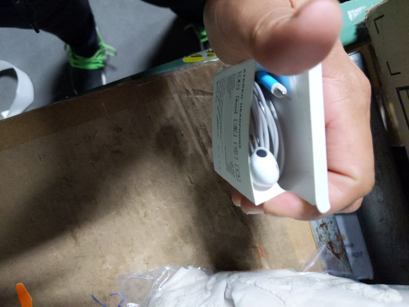 Photo 1 of 2 Packs- Wired Headphones for iPhone Earbuds Built-in Microphone & Volume Control Nosie Reduction Headsets Compatible with iPhone 14/13/12/11/XR/XS/X/8/7/SE/Pro/Pro Max/Support All iOS System