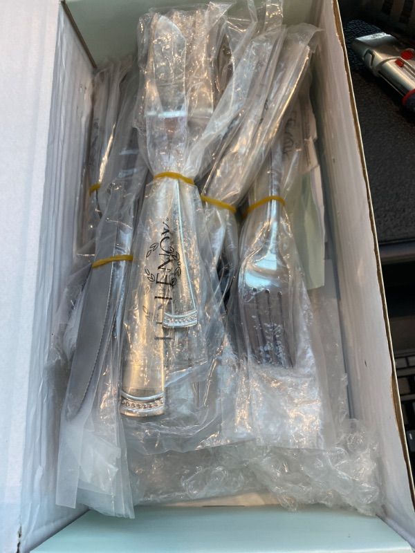 Photo 1 of ***READ CLERK NOTES*** Portola 65-Piece Flatware Set