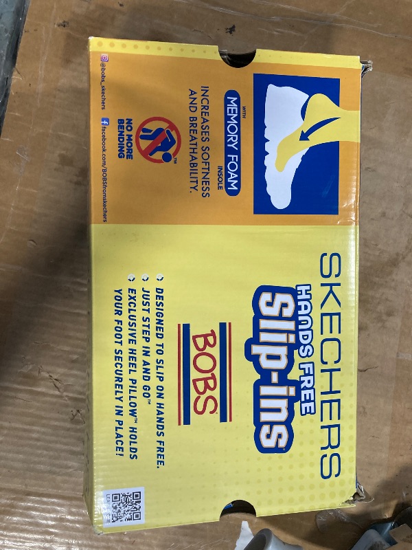 Photo 1 of ***IN GREAT CONDITIONS, JUST DIRTY*****Skechers Women's Hands Free Slip-Ins Skip Cute - B Cute Sweet Sneaker, Navy, 8