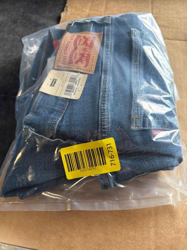 Photo 1 of **MAJOR DAMAGE**
Levi's Women's 724 High Rise Straight Jeans (Standard and Plus), (New) Way Way Back, 31x30 Short