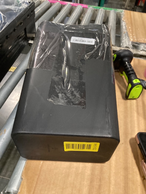 Photo 1 of ***1 LID MISSING***
Feicanhao 3-Pack Plastic 4.5 Gallon Swing Lid Trash Can, Slim Garbage Bin with Swing Lid, Black