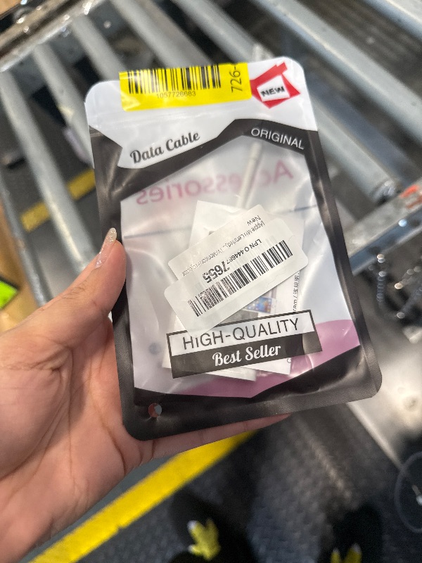 Photo 1 of [Apple MFi Certified] Lightning to HDMI Digital AV Adapter,1080P Video & Audio Sync Screen Converter AV Adapter with Charging Port for iPhone14 13 12 11 XS XR X 8 7 6,iPad to HD TV/Monitor/Projector