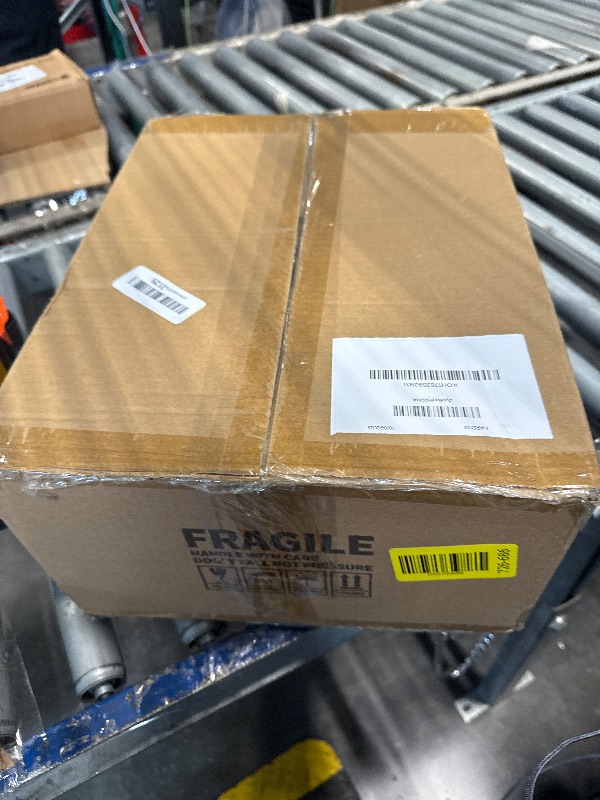 Photo 1 of ***1 PIECE MISSING***
TBWIND 12pcs Glass Cylinder Vases for Centerpieces, 6 Inch Clear Flower Vases for Wedding Decorations and Indoor Home Decor, Hurricane Candle Holder for Table Shelf, Party