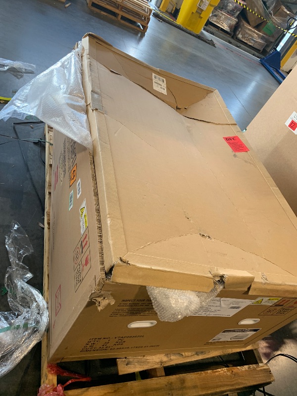 Photo 1 of ***MINOR DAMAGE*** ***CHECK CLERK NOTES*** Kingston Brass Aqua Eden VTAP603622L 60-Inch Acrylic Alcove Tub with Left Hand Drain, White