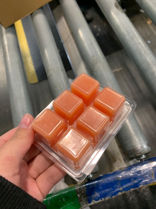 Photo 1 of ****ONLY ONE***** Better Homes and Gardens Crisp Fall Leaves Scented Wax Cubes, (2.5 Ounce each)