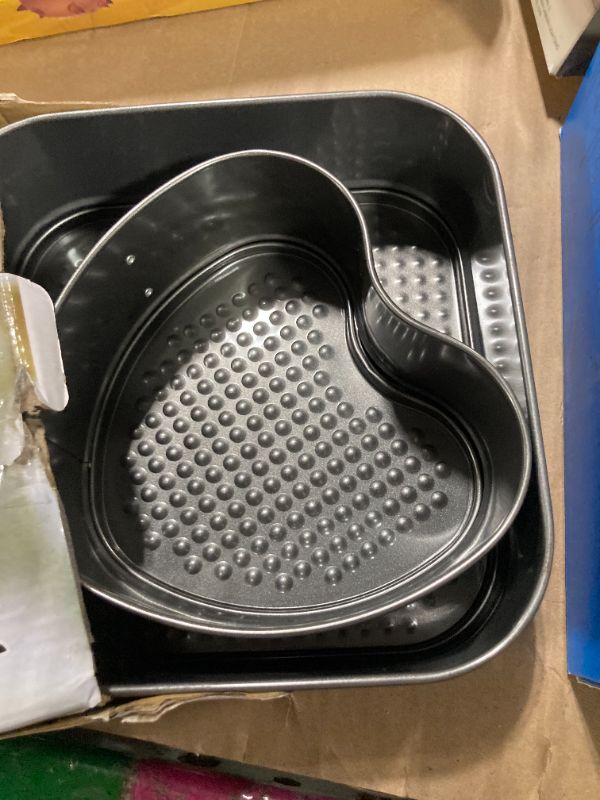 Photo 1 of ** missing round pan **  3Pcs Cheesecake Pan, Carbon Steel Round Heart Shape Springform Pans for Kitchen (18/20/22)