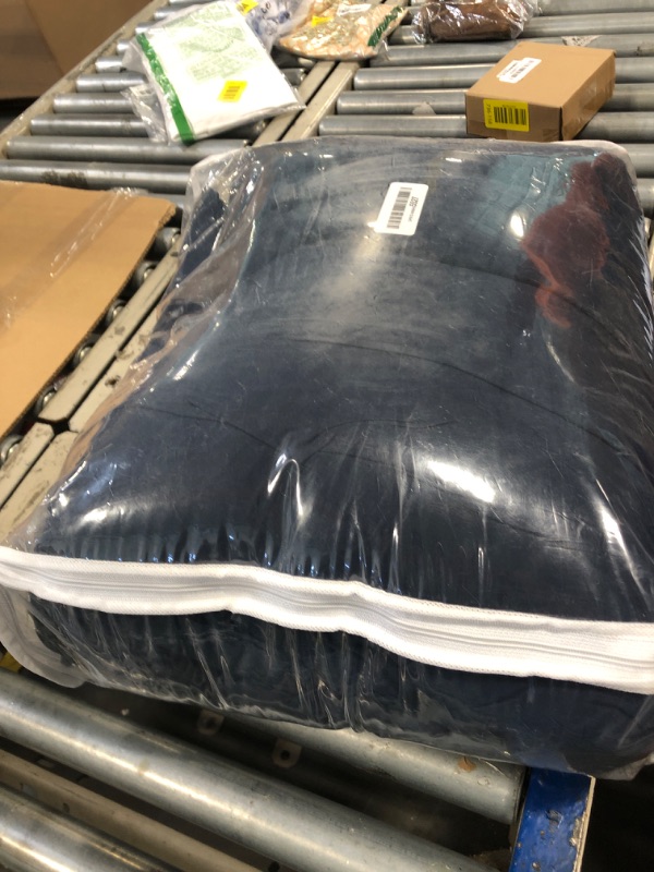 Photo 1 of *Item Is Dirty/USED*
KAREVER Solid Navy Comforter Set King Navy Blue Bedding Set Men Soft Bedding Quilt SetWomen Breathable Durable Blanket