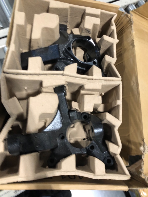 Photo 1 of ***MISSING PIECES***JUST THE SPINDLES***Rough Country 4.5" N3 Lift Kit for 1999-2006 Chevy/GMC 1500 2WD - 239N2