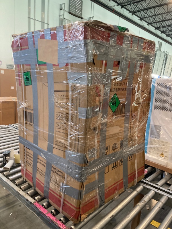 Photo 1 of ****** turns on perfectly***** Electactic 37 Bottle Wine Fridge,Freestanding 145 Can Beverage Refrigerator with Smart Temperature Control?4.5 CU FT Quiet Mini Fridge with Child Lock Panel for Family Restaurant Bar, Black