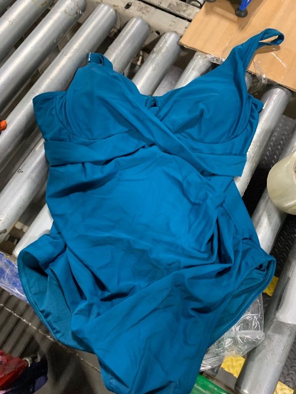 Photo 1 of ** ITEM CORRECT***B2prity Women's Underwire One Piece Swimsuit Tummy Control Ruched Bathing Suit Criss Cross V Neck Swimwear Peacock Green Size XL