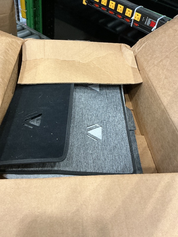 Photo 1 of *MINOR DAMAGE - USED*
GOLOPET Indoor Heated Cat House, Adjustable Temperature Cat Heating Bed with Timer and Chew Resistant Cord,Cat House with Heating Pad for Small Medium Cats