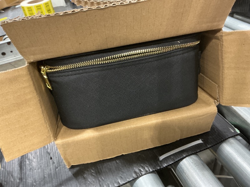 Photo 1 of *UNTESTED*
Extrei Gent Makeup Travel Train Case with Mirror LED Light 3 Adjustable Brightness Large Cosmetic Bag Portable Storage Adjustable Partition Waterproof Makeup Brushes Make up Jewelry Gift for Women